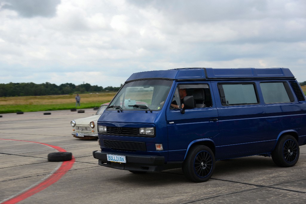 ../Images/VW Bus Festival Berlin 2014 025.jpg